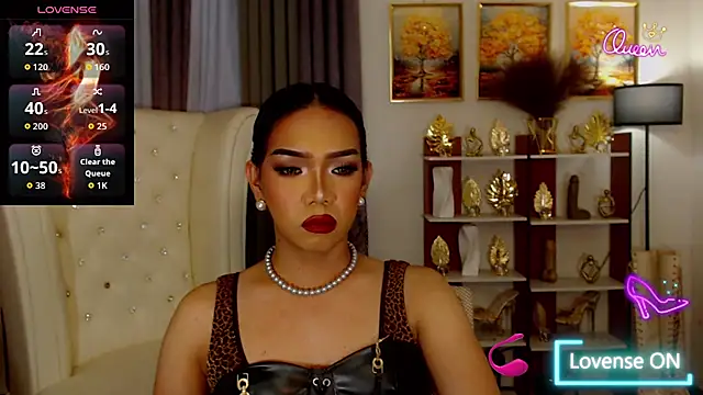 Snapshot of FuckingDollz chatting on July 8, 12:20 pm FuckingDollz online show from July 8, 12:20 pm