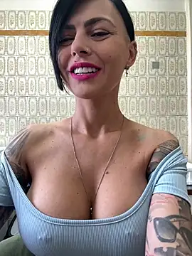 Snapshot of 1HelenRose chatting on June 8, 12:05 pm 1HelenRose online show from June 8, 12:05 pm