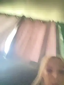 Snapshot of Glowing_Manny_Riah chatting on June 2, 1:13 pm Glowing Manny Riah online show from June 2, 1:13 pm