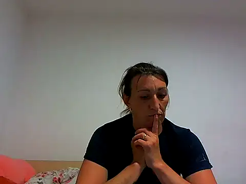 Snapshot of Kassandra06 chatting on May 24, 5:51 pm Kassandra06 online show from May 24, 5:51 pm