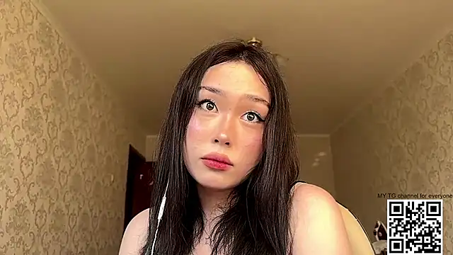Snapshot of LilowNax chatting on June 19, 2:10 pm LilowNax online show from June 19, 2:10 pm