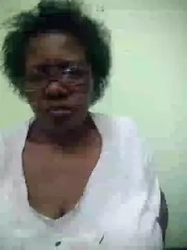Snapshot of zeebighips chatting on July 21, 2:52 pm zeebighips online show from July 21, 2:52 pm