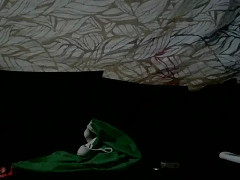 Snapshot of Thia_bunny chatting on June 19, 4:33 pm Thia bunny online show from June 19, 4:33 pm