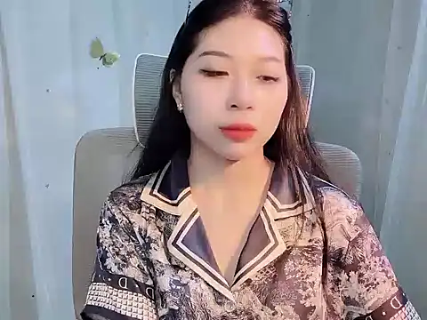 Snapshot of -Naomii_ chatting on June 23, 12:41 am -Naomii online show from June 23, 12:41 am