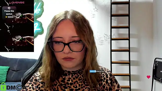 JuliNy x online show from June 6, 12:54 pm