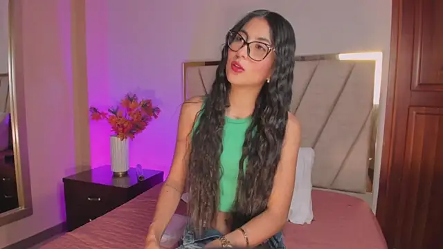 Snapshot of KatherinSky chatting on July 6, 6:10 pm KatherinSky online show from July 6, 6:10 pm
