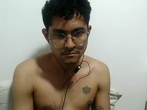 Snapshot of xanderlover chatting on June 24, 11:48 pm xanderlover online show from June 24, 11:48 pm