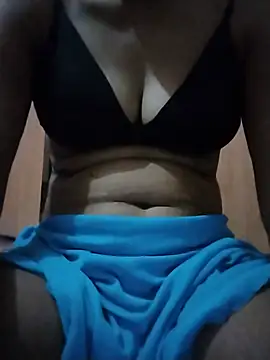 Snapshot of sara4532 chatting on June 22, 7:22 pm sara4532 online show from June 22, 7:22 pm