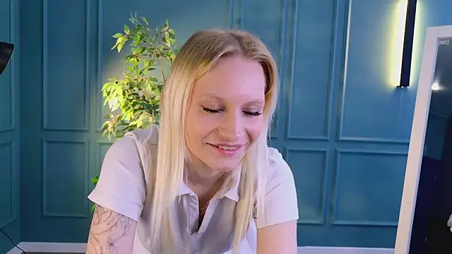 haleybooo online show from May 26, 8:21 am