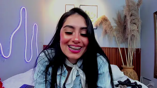 Snapshot of CARLA_FERRERM chatting on June 16, 8:44 pm CARLA FERRERM online show from June 16, 8:44 pm