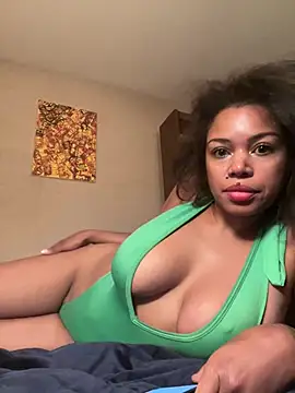 Snapshot of andera_horn chatting on June 5, 6:35 pm andera horn online show from June 5, 6:35 pm