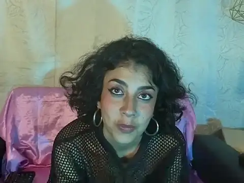 Snapshot of Scarlett_steward chatting on May 25, 8:37 pm Scarlett steward online show from May 25, 8:37 pm