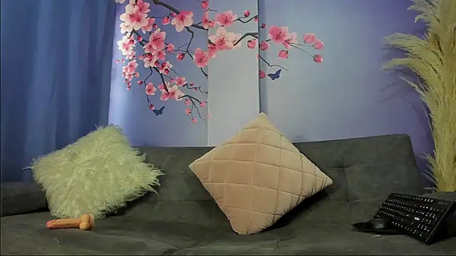 Snapshot of MaddySkyy chatting on July 10, 1:03 pm MaddySkyy online show from July 10, 1:03 pm