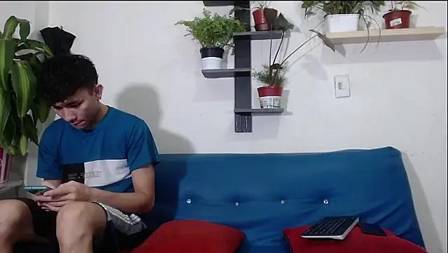 Snapshot of STRANGER_BOYS chatting on June 21, 6:21 pm STRANGER BOYS online show from June 21, 6:21 pm