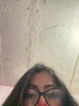YummyGirl  online show from August 1, 3:39 am