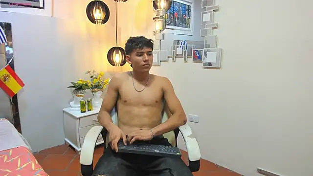 Snapshot of Ryan_grayx chatting on July 10, 3:55 am Ryan grayx online show from July 10, 3:55 am