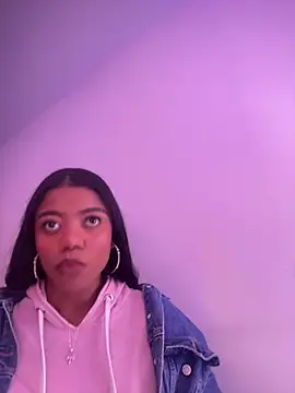 Snapshot of Ariana_roxe_ chatting on July 24, 4:21 am Ariana roxe online show from July 24, 4:21 am