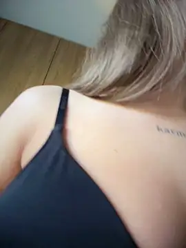 vanessabaddie online show from June 3, 4:59 am
