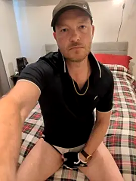 Snapshot of Straight_GuyUK chatting on May 31, 1:18 pm Straight GuyUK online show from May 31, 1:18 pm