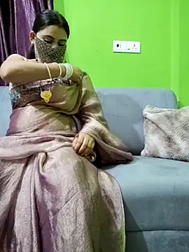 Snapshot of Curvy_shivani chatting on June 16, 9:01 am Curvy shivani online show from June 16, 9:01 am