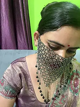 Snapshot of Curvy_shivani chatting on July 12, 5:15 pm Curvy shivani online show from July 12, 5:15 pm