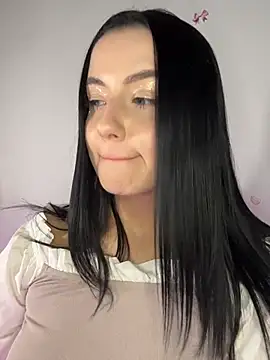 Snapshot of QueenL0la chatting on June 6, 5:17 pm QueenL0la online show from June 6, 5:17 pm