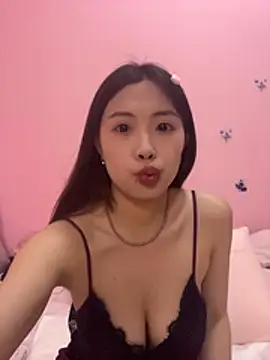 Snapshot of Rourou_00 chatting on June 29, 2:39 pm Rourou 00 online show from June 29, 2:39 pm