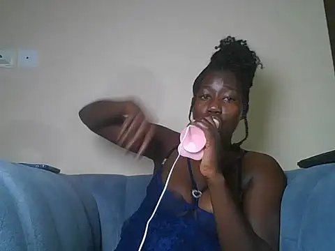Snapshot of Silky_aura chatting on May 26, 10:17 pm Silky aura online show from May 26, 10:17 pm