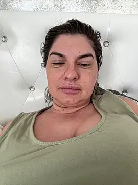 Snapshot of evaxxxcurvyxxx chatting on June 16, 11:57 am evaxxxcurvyxxx online show from June 16, 11:57 am