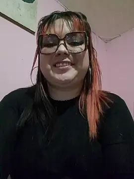 Snapshot of curvy_latina chatting on July 11, 11:13 am curvy latina online show from July 11, 11:13 am