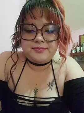 Snapshot of curvy_latina chatting on July 24, 9:46 pm curvy latina online show from July 24, 9:46 pm