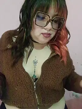 Snapshot of curvy_latina chatting on August 5, 6:44 pm curvy latina online show from August 5, 6:44 pm