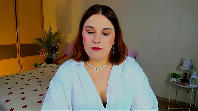 Snapshot of OliviaTwens chatting on July 9, 10:08 am OliviaTwens online show from July 9, 10:08 am