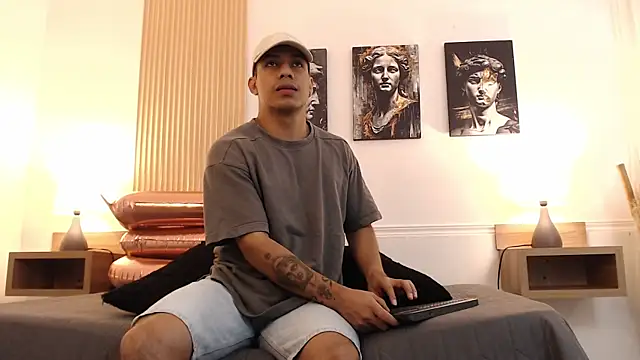 Snapshot of Diego_salvatore chatting on July 15, 2:55 pm Diego salvatore online show from July 15, 2:55 pm