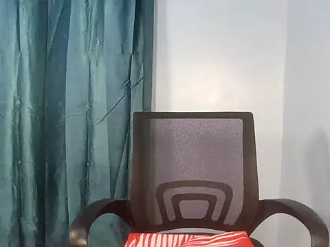 Snapshot of slim_berry01 chatting on July 14, 12:00 pm slim berry01 online show from July 14, 12:00 pm