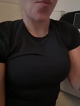 Snapshot of VenClea chatting on June 11, 6:50 pm VenClea online show from June 11, 6:50 pm