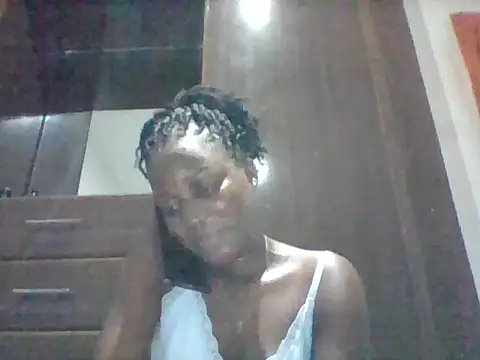 Snapshot of zainaxxxxx chatting on June 28, 7:42 pm zainaxxxxx online show from June 28, 7:42 pm
