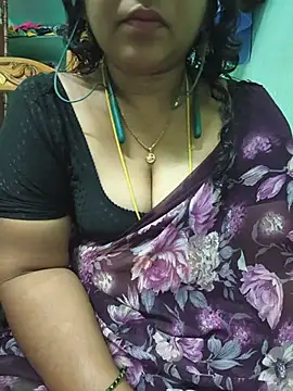 Snapshot of Tamil-kaviya98 chatting on June 24, 5:45 pm Tamil-kaviya98 online show from June 24, 5:45 pm