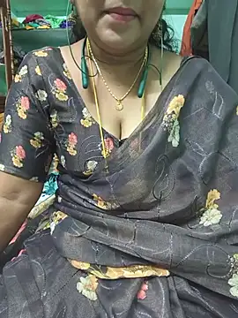 Snapshot of Tamil-kaviya98 chatting on June 27, 5:51 pm Tamil-kaviya98 online show from June 27, 5:51 pm