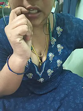 Snapshot of Tamil-kaviya98 chatting on June 30, 7:42 am Tamil-kaviya98 online show from June 30, 7:42 am