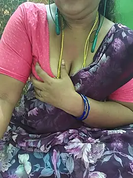 Snapshot of Tamil-kaviya98 chatting on July 31, 6:35 am Tamil-kaviya98 online show from July 31, 6:35 am
