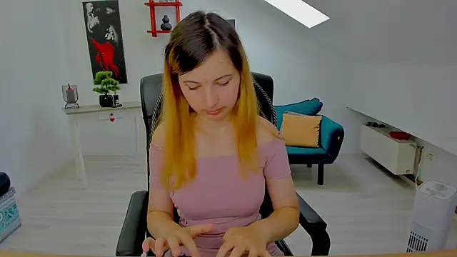 CamelliaStone online show from July 7, 7:56 am
