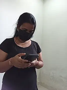 Snapshot of Riya_hot8 chatting on June 25, 6:51 am Riya hot8 online show from June 25, 6:51 am