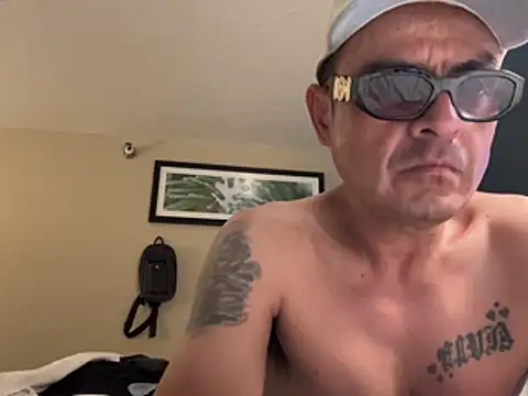 Snapshot of Jlsaxxx69989 chatting on July 18, 5:44 am Jlsaxxx69989 online show from July 18, 5:44 am