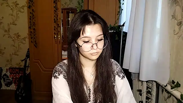 Adilily online show from June 3, 1:14 pm