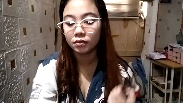 MatildaJanik online show from June 2, 3:30 am