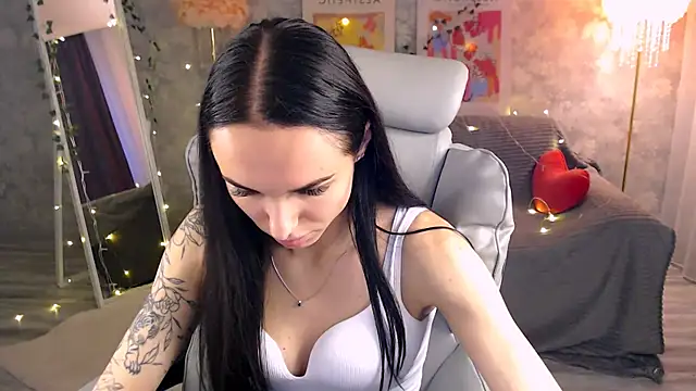 Snapshot of NicoleMerz chatting on June 23, 3:21 pm NicoleMerz online show from June 23, 3:21 pm