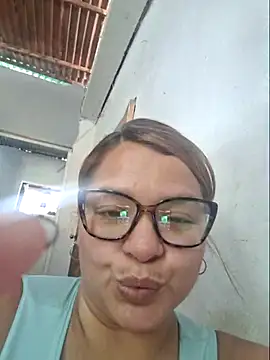 leonorq online show from June 11, 2:04 pm