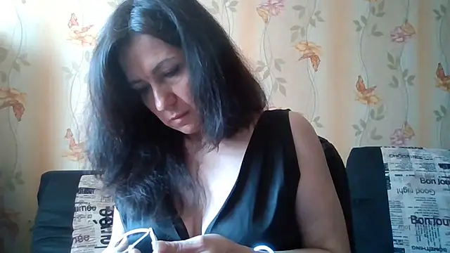 Miss Heliena online show from June 8, 8:04 am