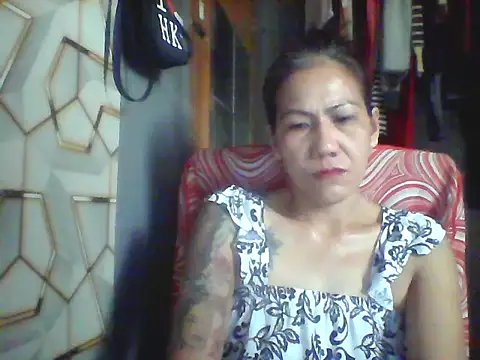 Snapshot of pinayheartaker chatting on June 6, 1:11 am pinayheartaker online show from June 6, 1:11 am